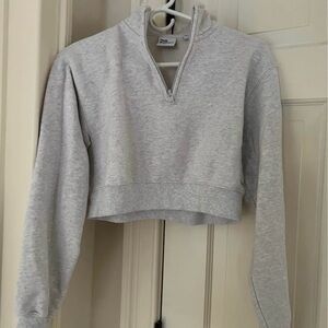 Aritzia Gray Cozy Fleece Cropped Sweatshirt